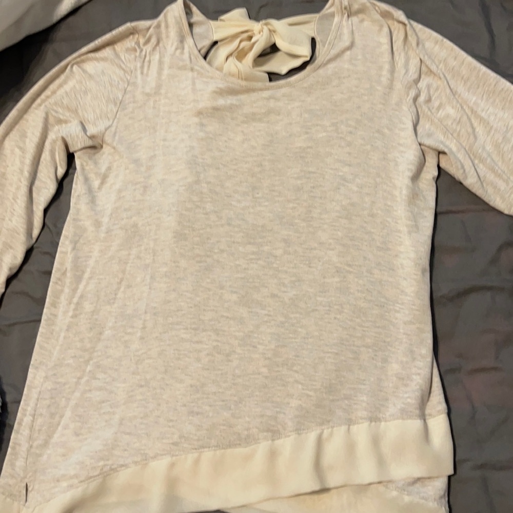 Pebble and stone cute top with bow in the back
